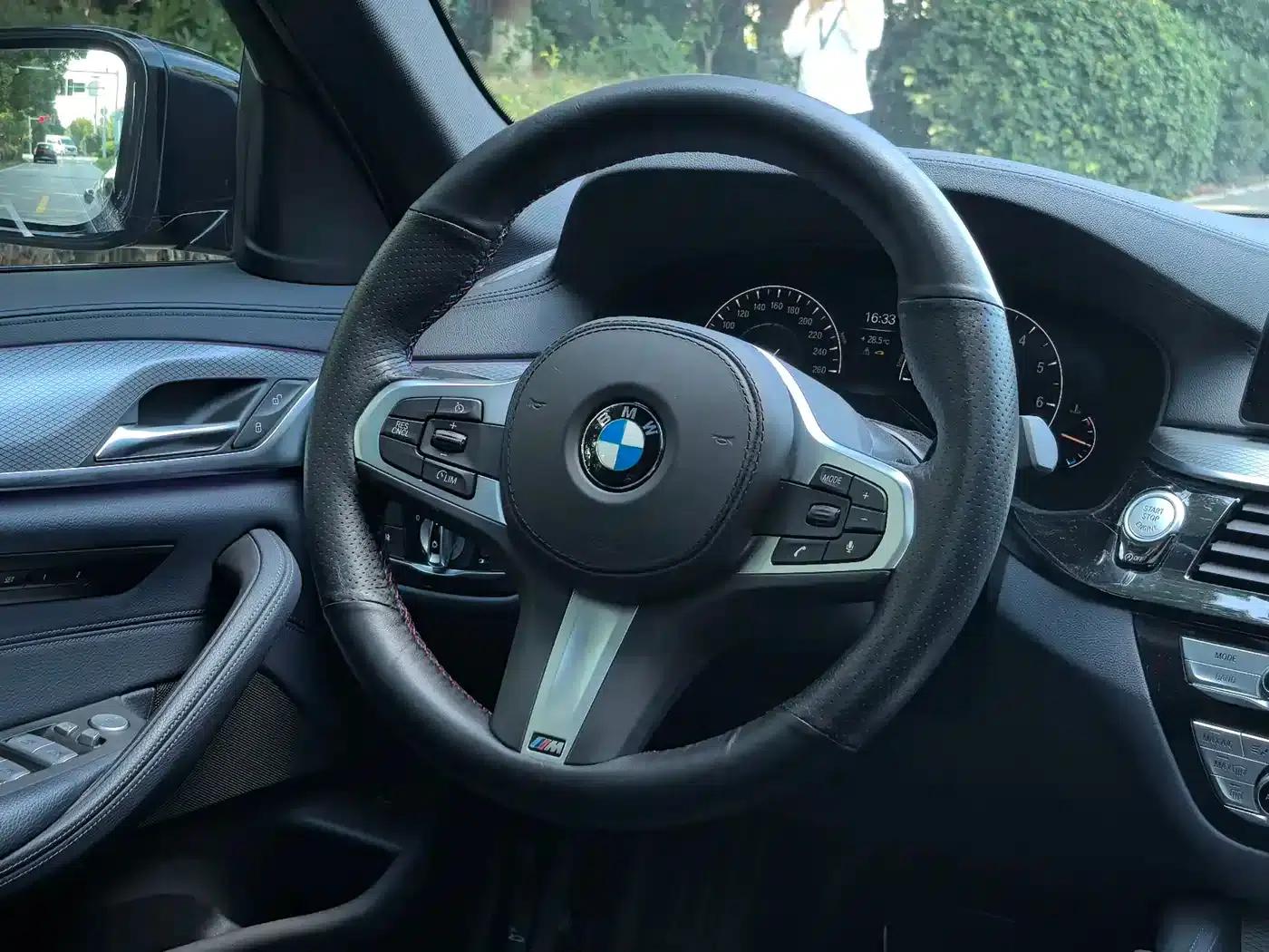 2019 BMW 5 Series Imported Model 525i M Sport Package — миниатюра 14