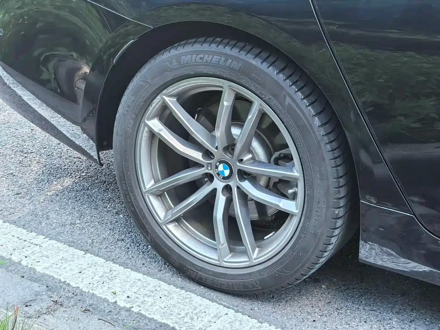 2019 BMW 5 Series Imported Model 525i M Sport Package — миниатюра 18