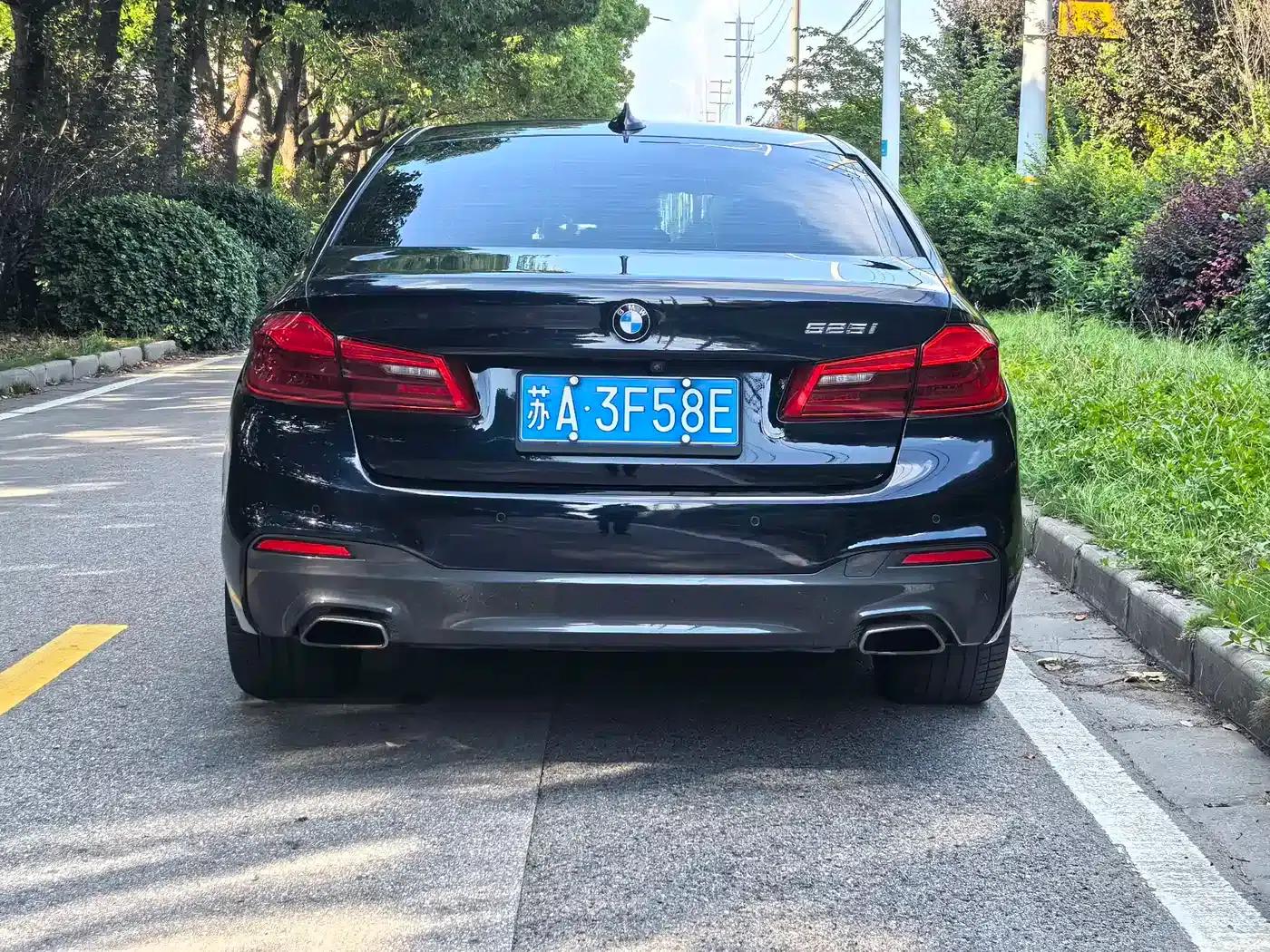 2019 BMW 5 Series Imported Model 525i M Sport Package — миниатюра 6