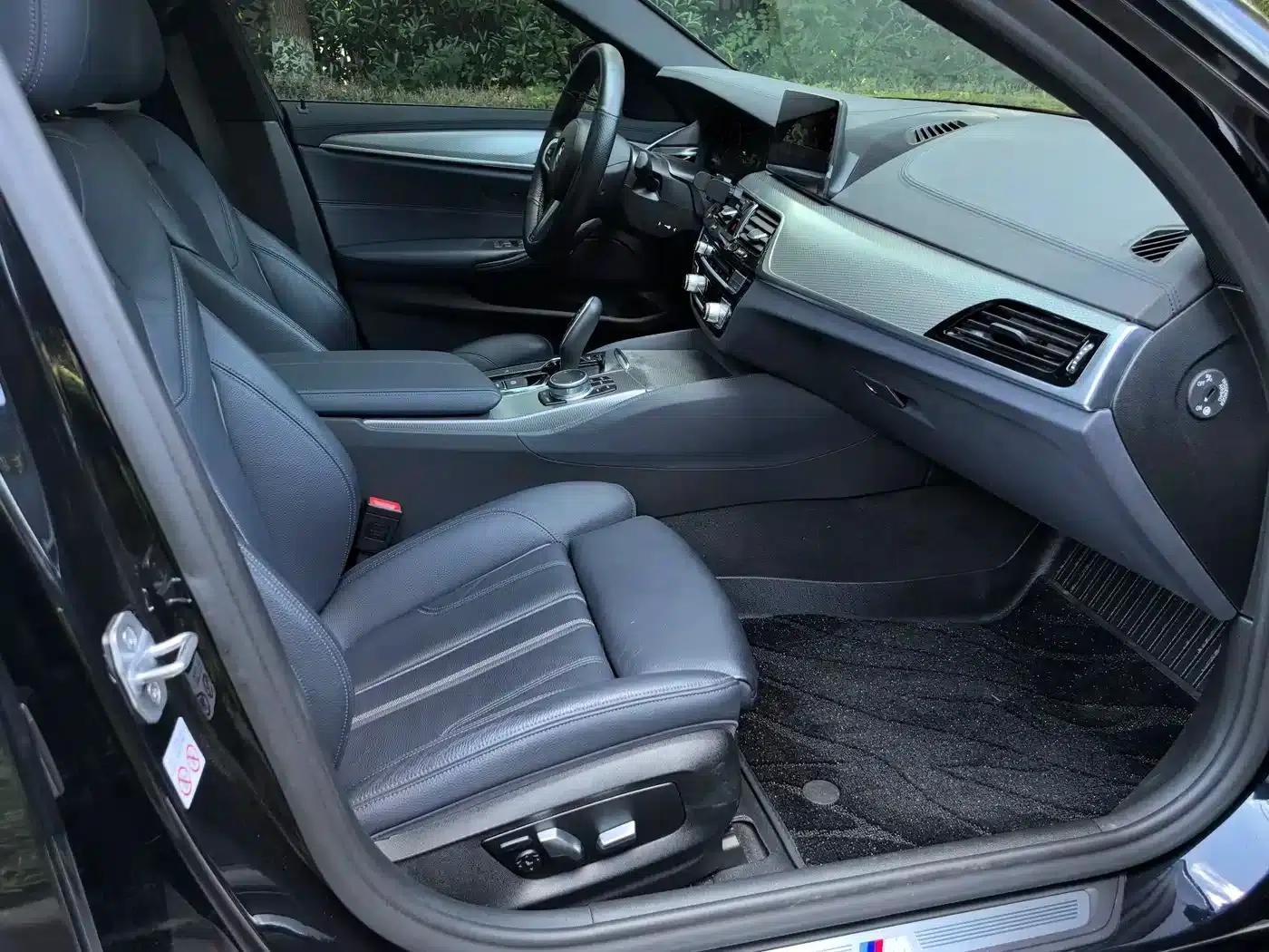2019 BMW 5 Series Imported Model 525i M Sport Package — миниатюра 10