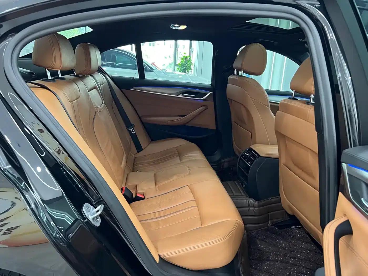 2018 BMW 5 Series (Imported) 525i M Sport Package — миниатюра 11