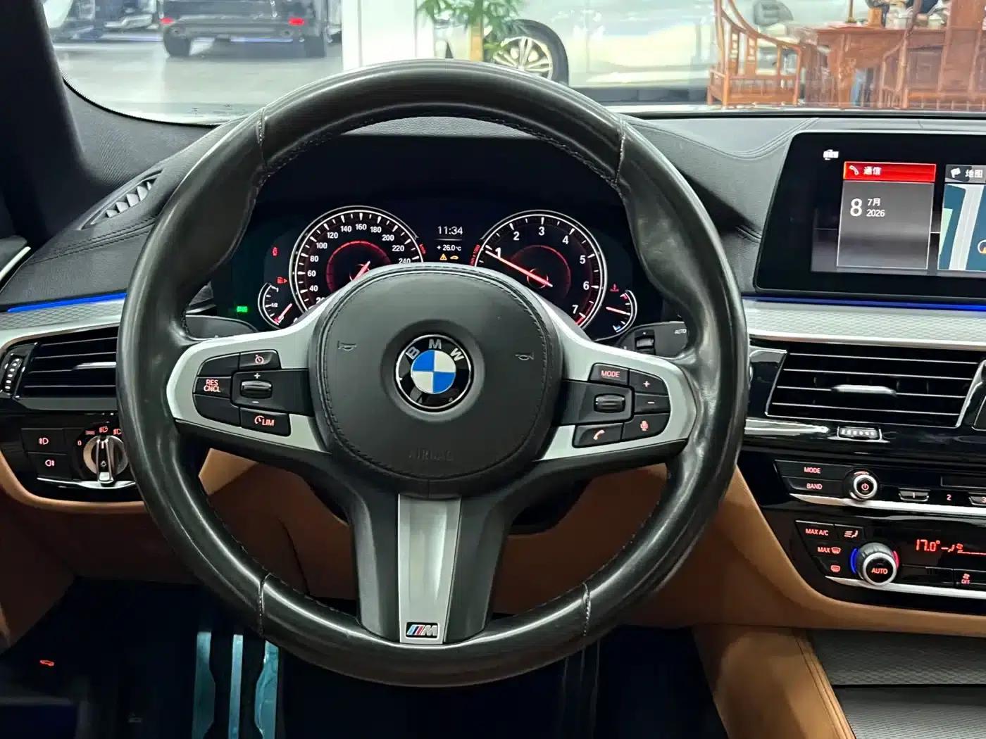 2018 BMW 5 Series (Imported) 525i M Sport Package — миниатюра 16