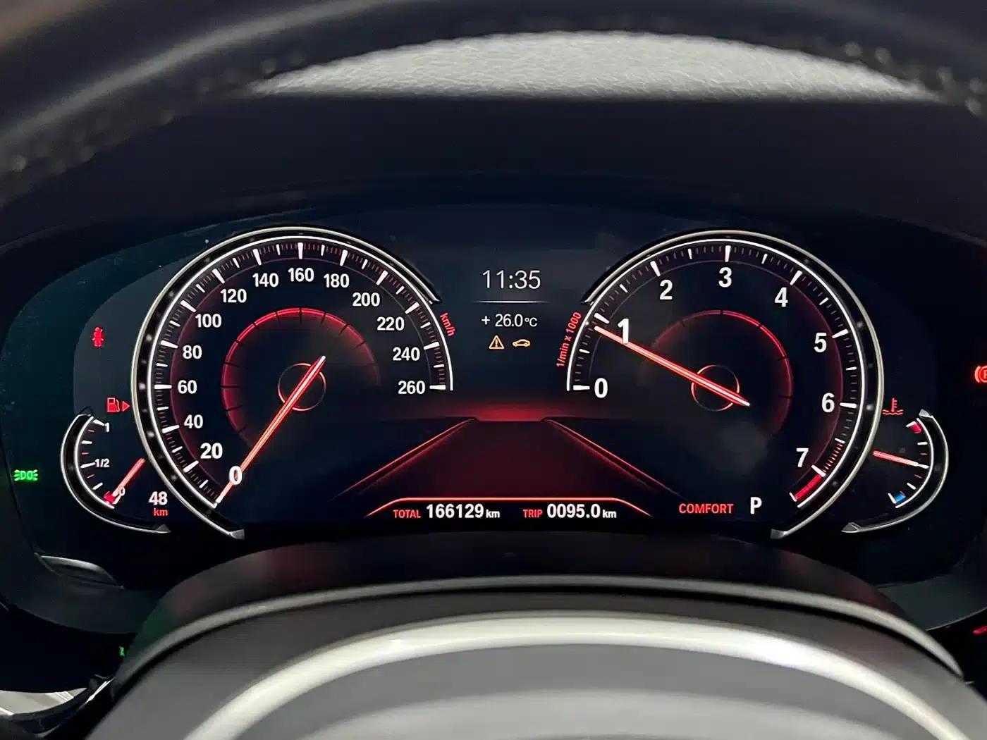 2018 BMW 5 Series (Imported) 525i M Sport Package — миниатюра 17