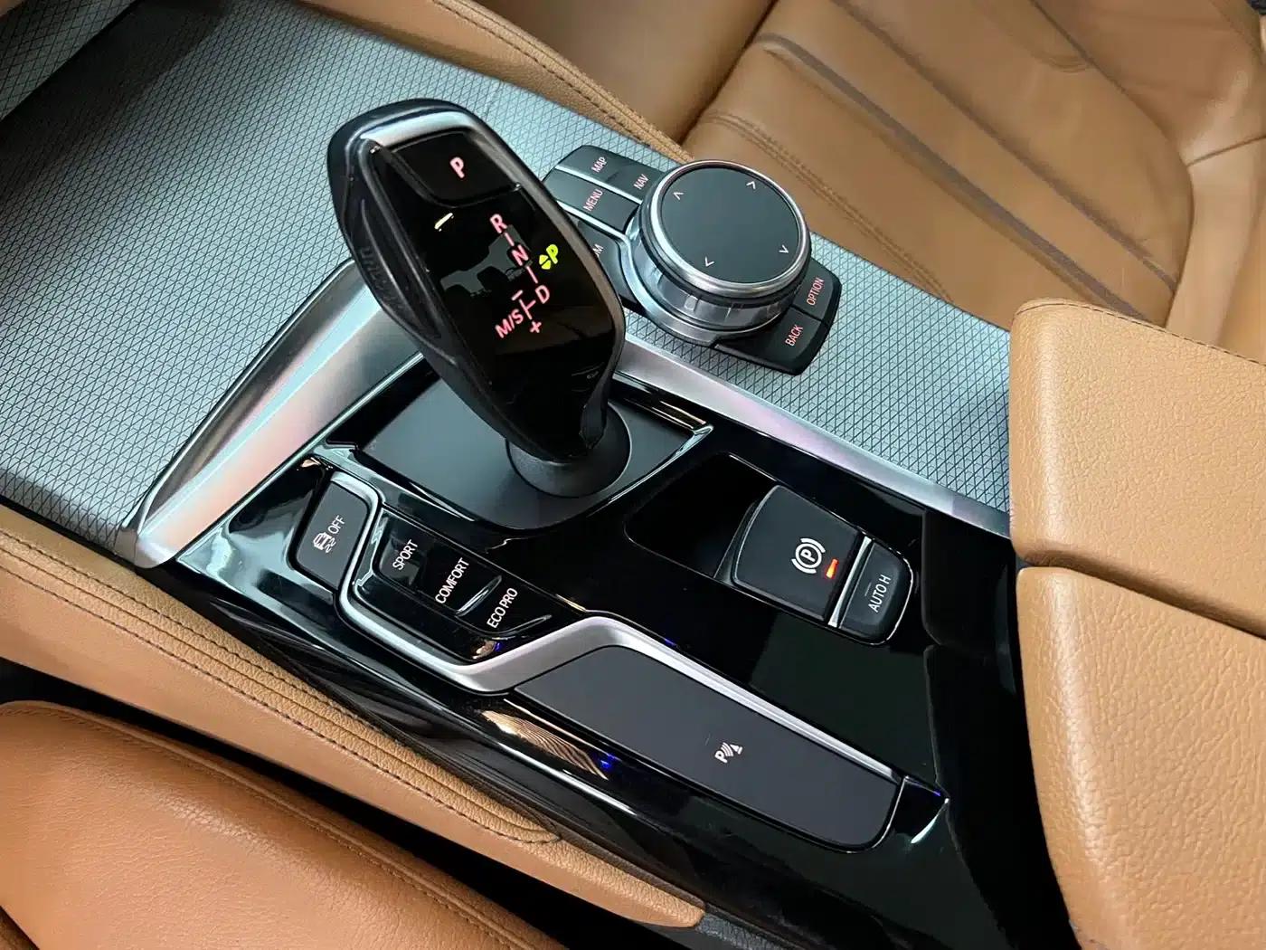 2018 BMW 5 Series (Imported) 525i M Sport Package — миниатюра 18