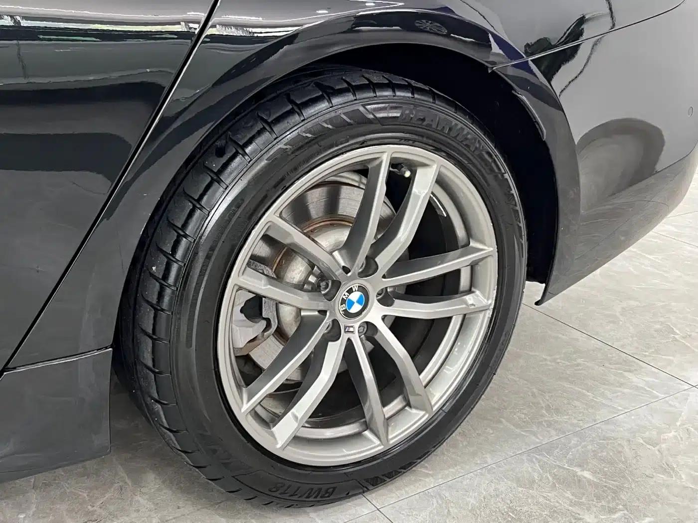 2018 BMW 5 Series (Imported) 525i M Sport Package — миниатюра 23