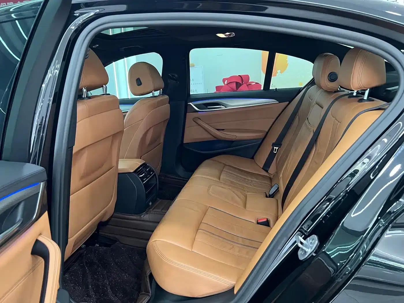2018 BMW 5 Series (Imported) 525i M Sport Package — миниатюра 9