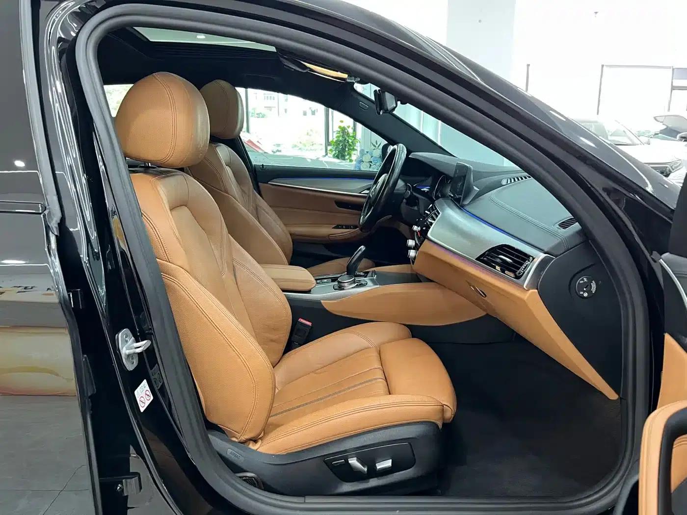 2018 BMW 5 Series (Imported) 525i M Sport Package — миниатюра 10