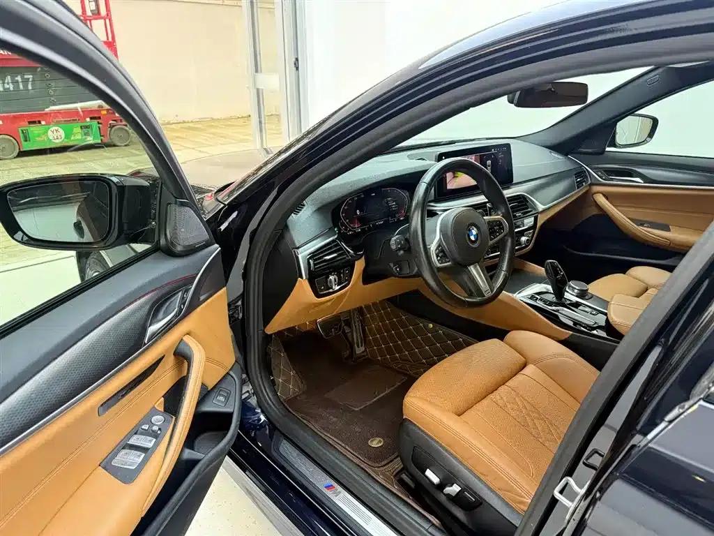 2021 BMW 5 Series Imported Model 525i M Sport Package — миниатюра 11