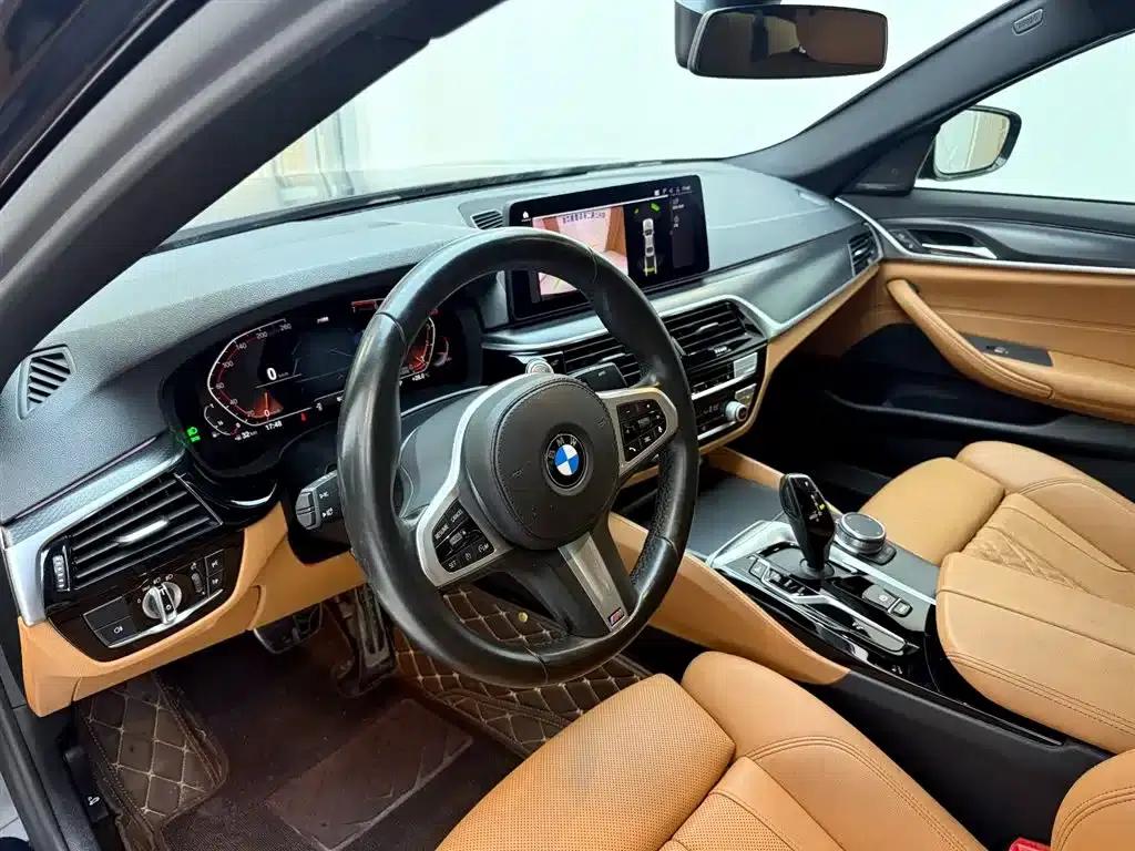 2021 BMW 5 Series Imported Model 525i M Sport Package — миниатюра 12