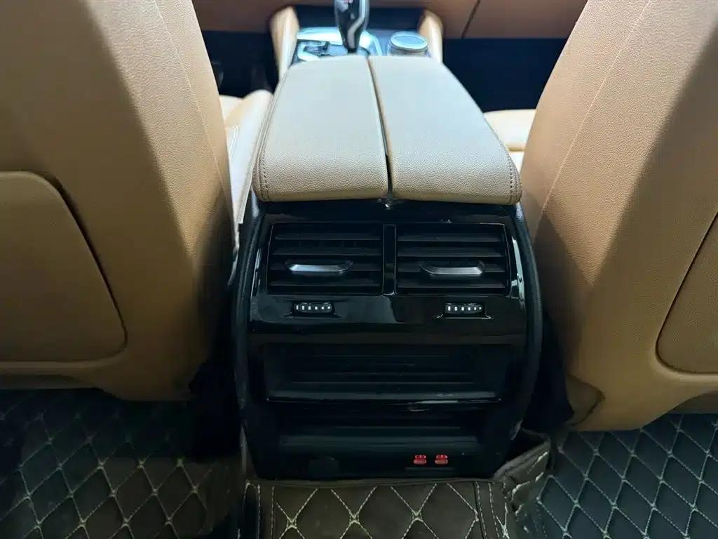 2021 BMW 5 Series Imported Model 525i M Sport Package — миниатюра 17
