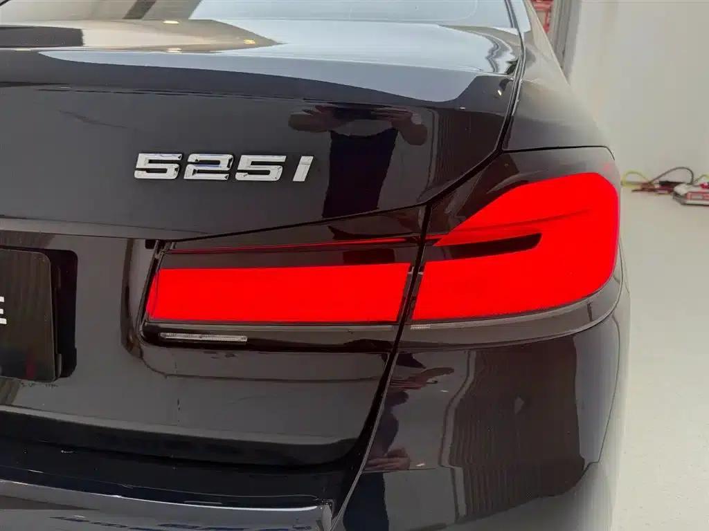 2021 BMW 5 Series Imported Model 525i M Sport Package — миниатюра 8