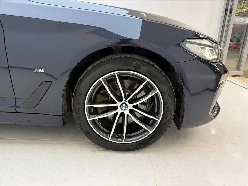 2021 BMW 5 Series Imported Model 525i M Sport Package — миниатюра 9