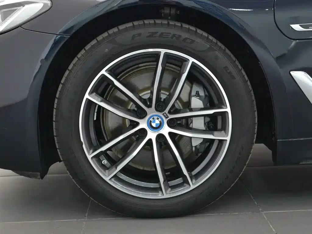 BMW 5 Series PHEV 2022 Facelift 535Le Pioneer Edition M Sport Package — миниатюра 8