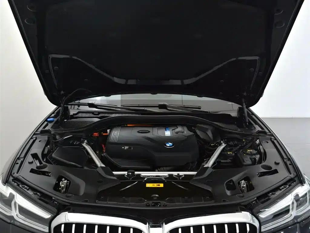BMW 5 Series PHEV 2022 Facelift 535Le Pioneer Edition M Sport Package — миниатюра 9
