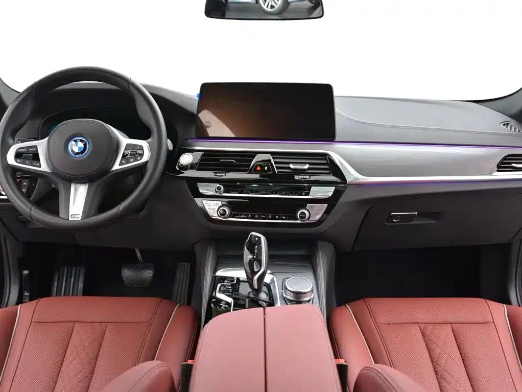 BMW 5 Series PHEV 2022 Facelift 535Le Pioneer Edition M Sport Package — миниатюра 10