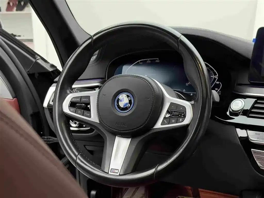 BMW 5 Series PHEV 2022 Facelift 535Le M Sport Package — миниатюра 11