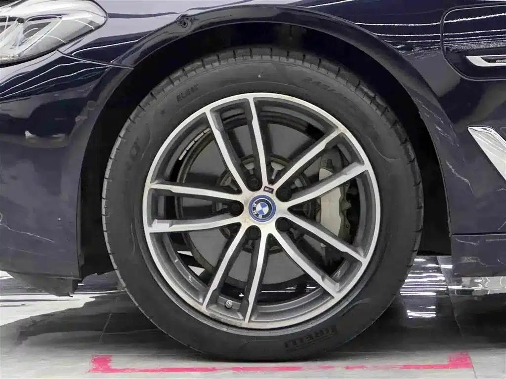 BMW 5 Series PHEV 2022 Facelift 535Le M Sport Package — миниатюра 4