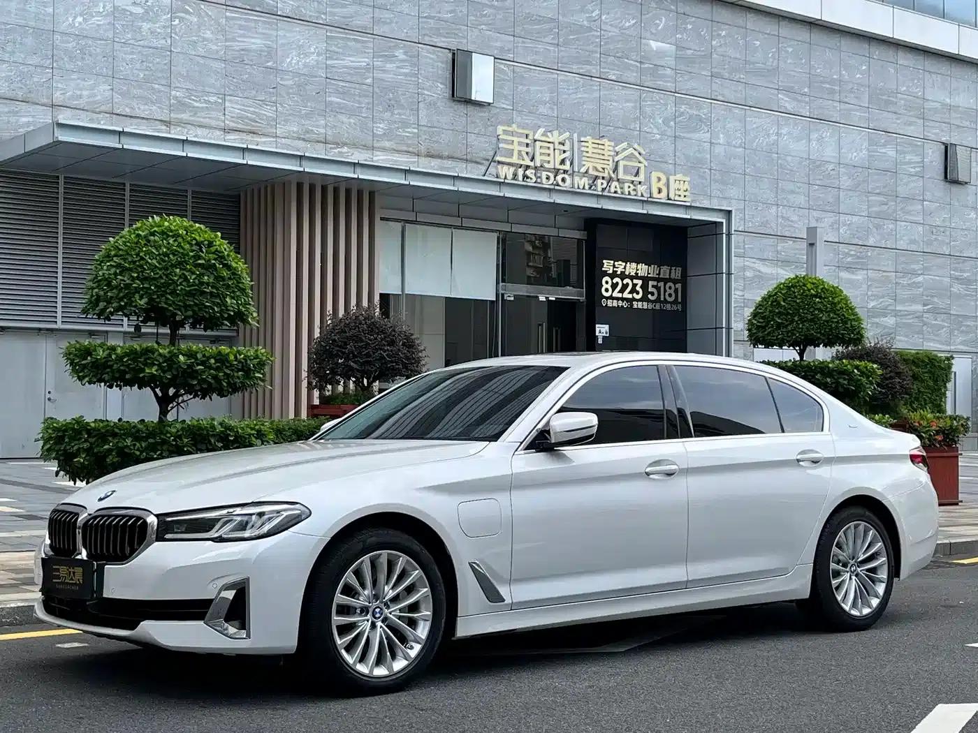 BMW 5 Series PHEV 2021 535Le Luxury Package — миниатюра 1