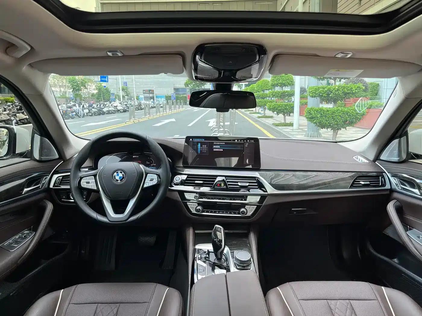 BMW 5 Series PHEV 2021 535Le Luxury Package — миниатюра 11