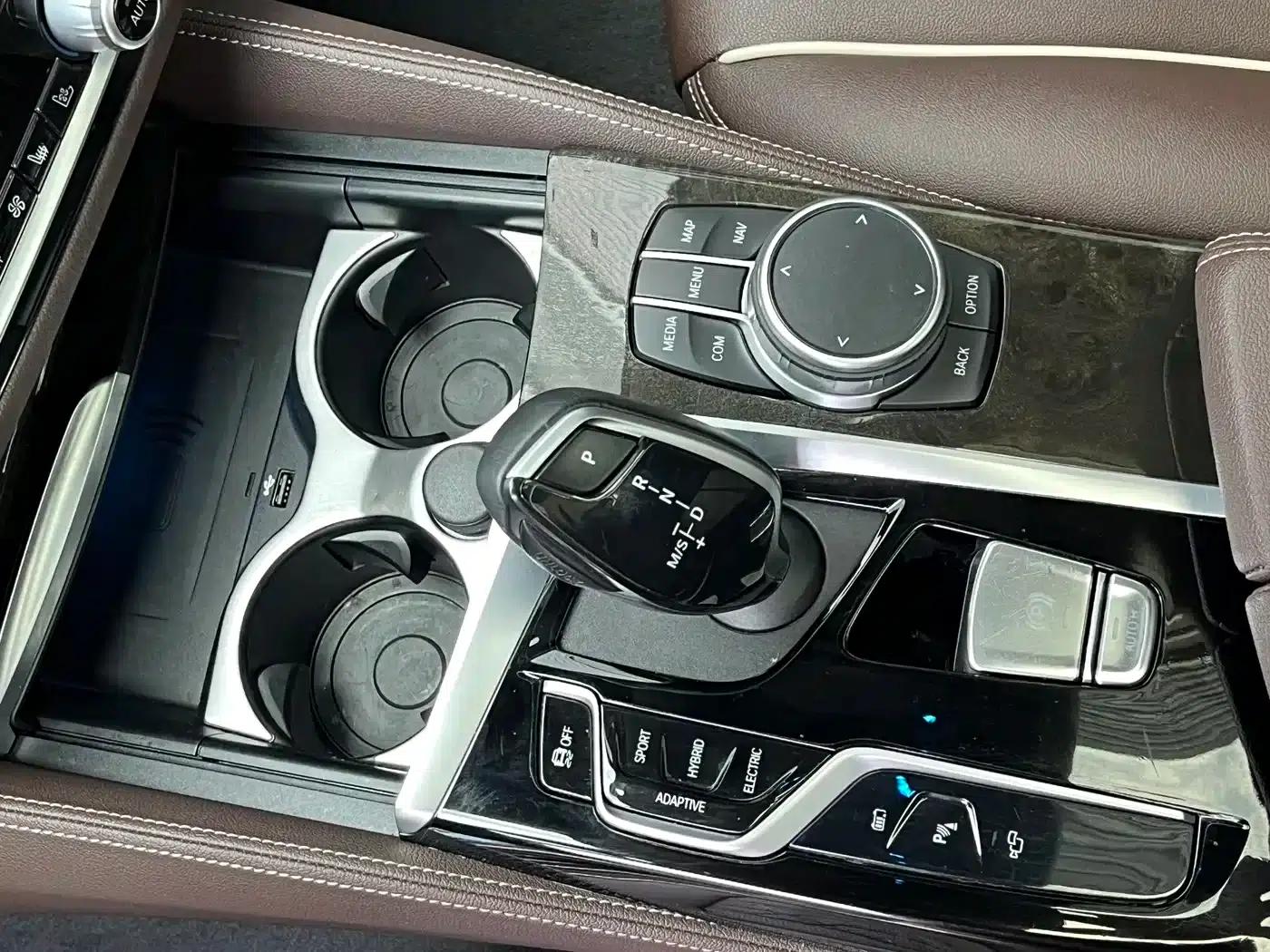 BMW 5 Series PHEV 2021 535Le Luxury Package — миниатюра 18
