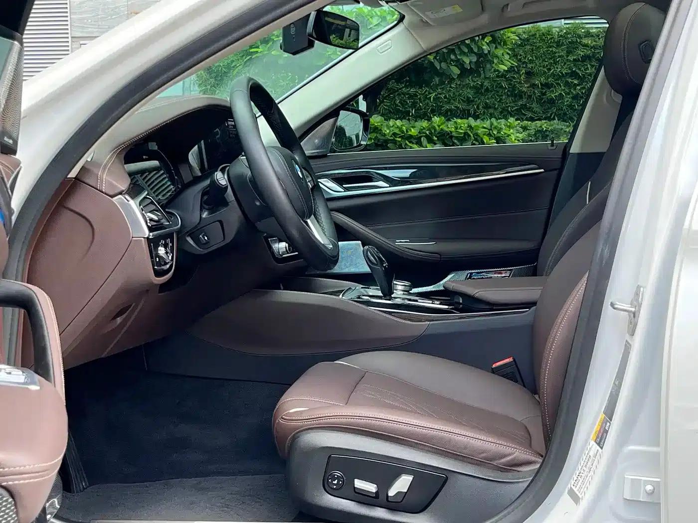 BMW 5 Series PHEV 2021 535Le Luxury Package — миниатюра 8