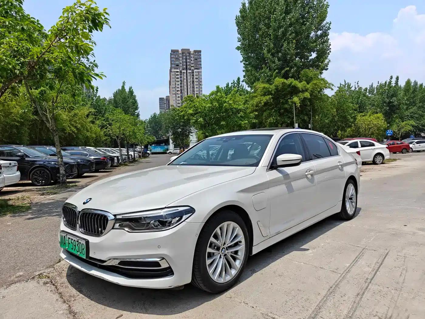 BMW 5 Series PHEV 2020 Mileage Upgrade Edition 530Le Luxury Package — миниатюра 1