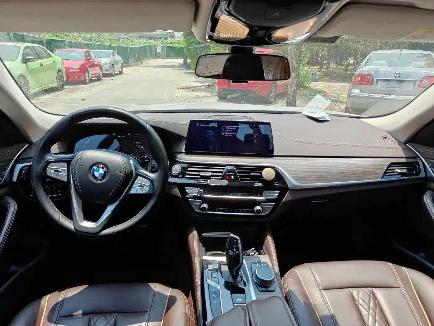 BMW 5 Series PHEV 2020 Mileage Upgrade Edition 530Le Luxury Package — миниатюра 11
