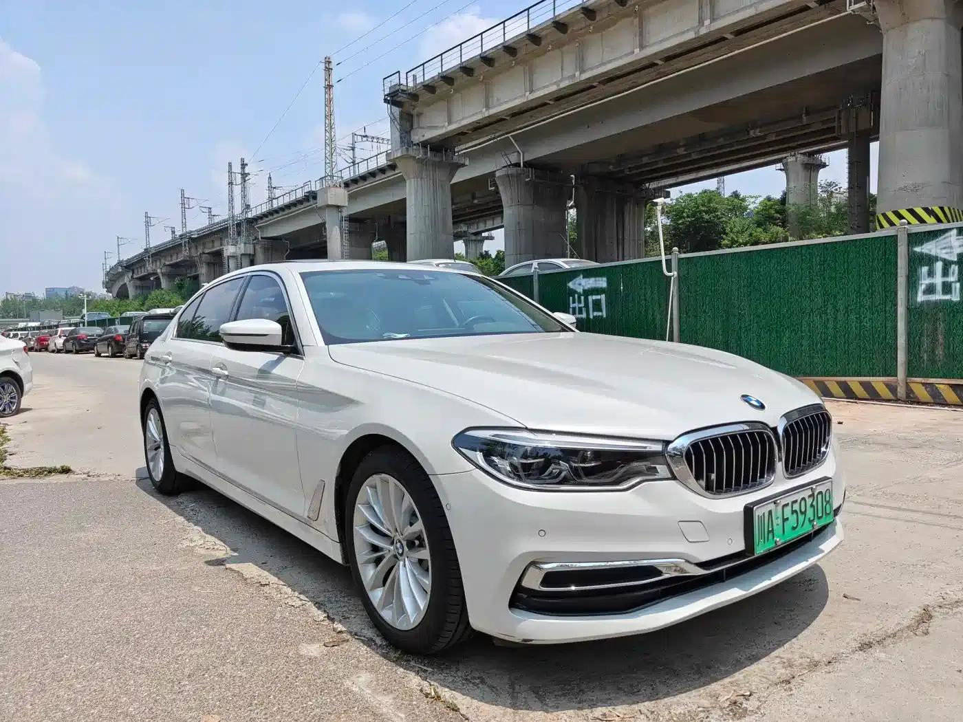 BMW 5 Series PHEV 2020 Mileage Upgrade Edition 530Le Luxury Package — миниатюра 3