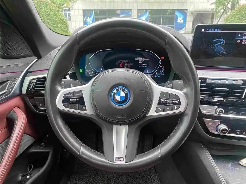 BMW 5 Series PHEV 2022 535Le M Sport Package — миниатюра 9