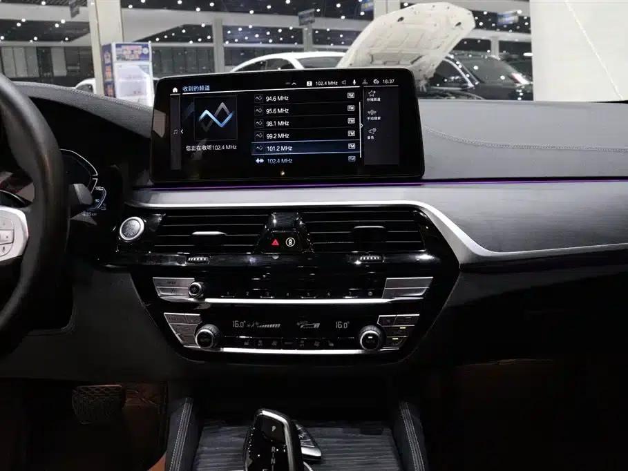 BMW 5 Series PHEV 2022 535Le M Sport Package — миниатюра 11