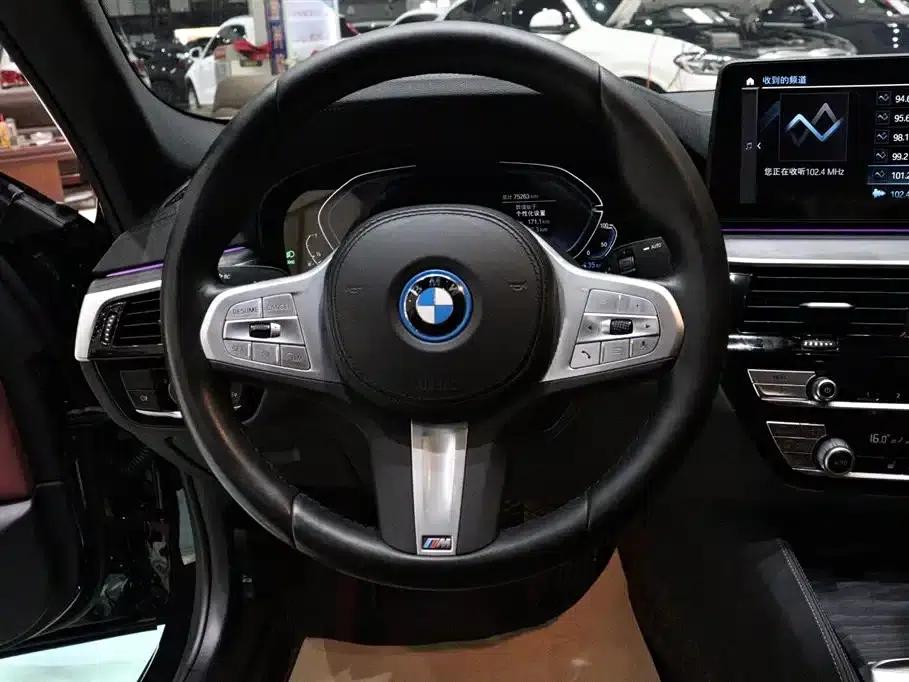 BMW 5 Series PHEV 2022 535Le M Sport Package — миниатюра 13