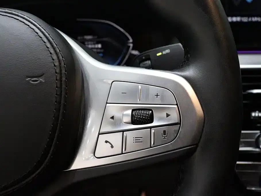 BMW 5 Series PHEV 2022 535Le M Sport Package — миниатюра 14