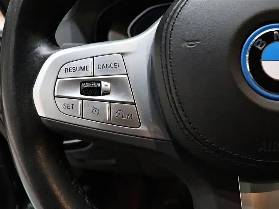 BMW 5 Series PHEV 2022 535Le M Sport Package — миниатюра 15