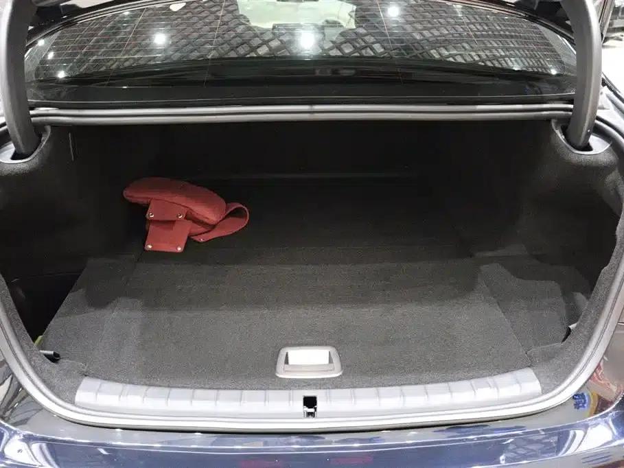 BMW 5 Series PHEV 2022 535Le M Sport Package — миниатюра 23