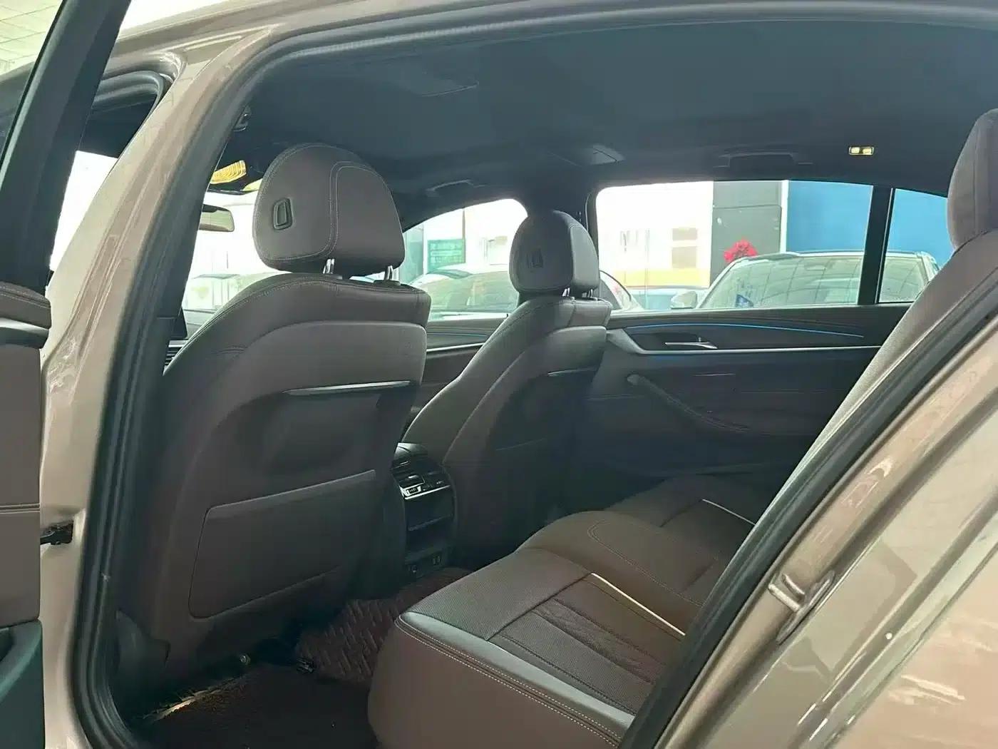 BMW 5 Series PHEV 2021 535Le M Sport Package — миниатюра 7