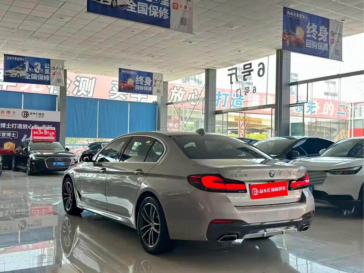 BMW 5 Series PHEV 2021 535Le M Sport Package — миниатюра 9