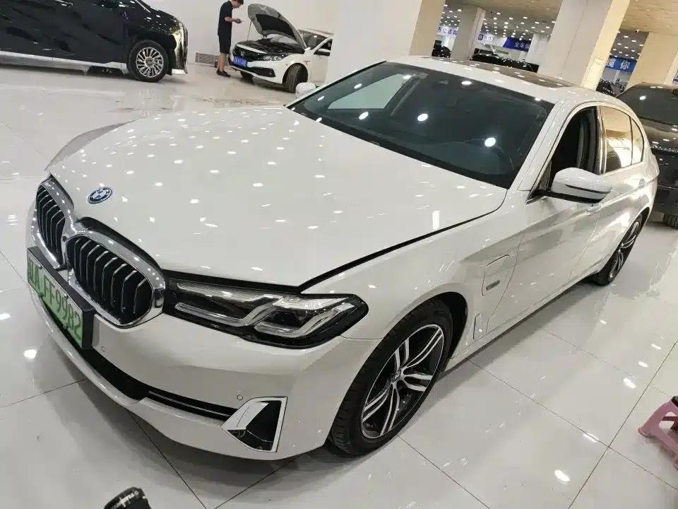 BMW 5 Series PHEV 2022 535Le M Sport Package — миниатюра 1