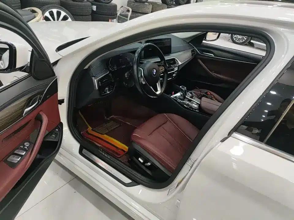 BMW 5 Series PHEV 2022 535Le M Sport Package — миниатюра 4
