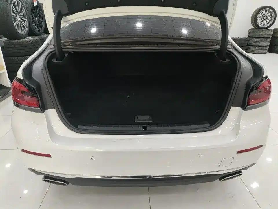BMW 5 Series PHEV 2022 535Le M Sport Package — миниатюра 8