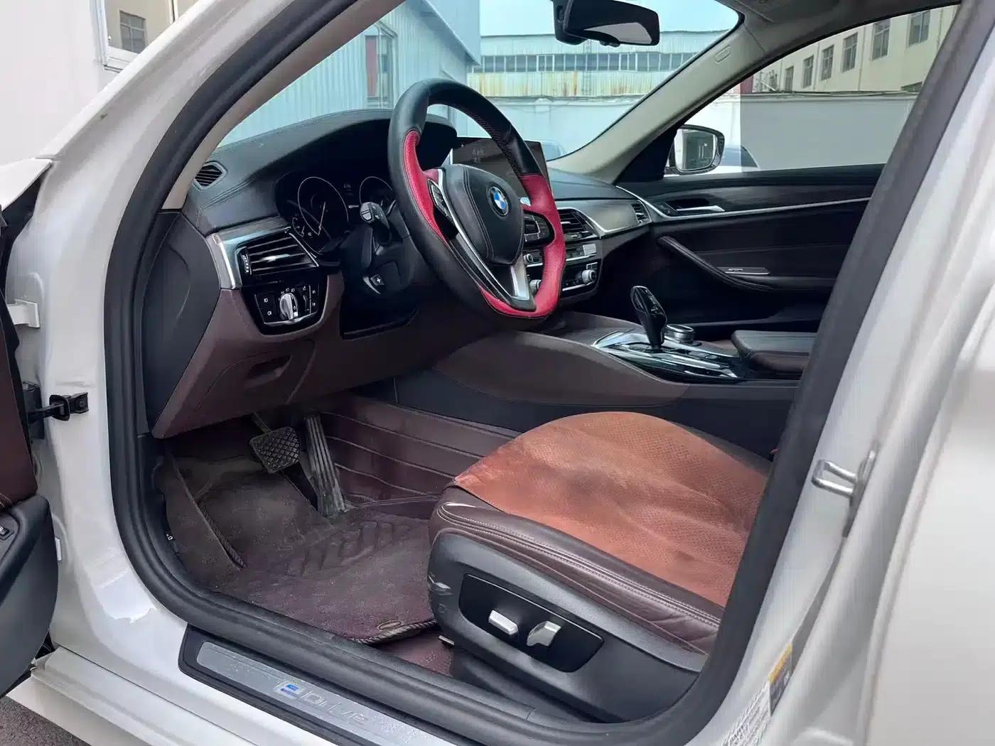 BMW 5 Series PHEV 2019 530Le Luxury Package — миниатюра 11