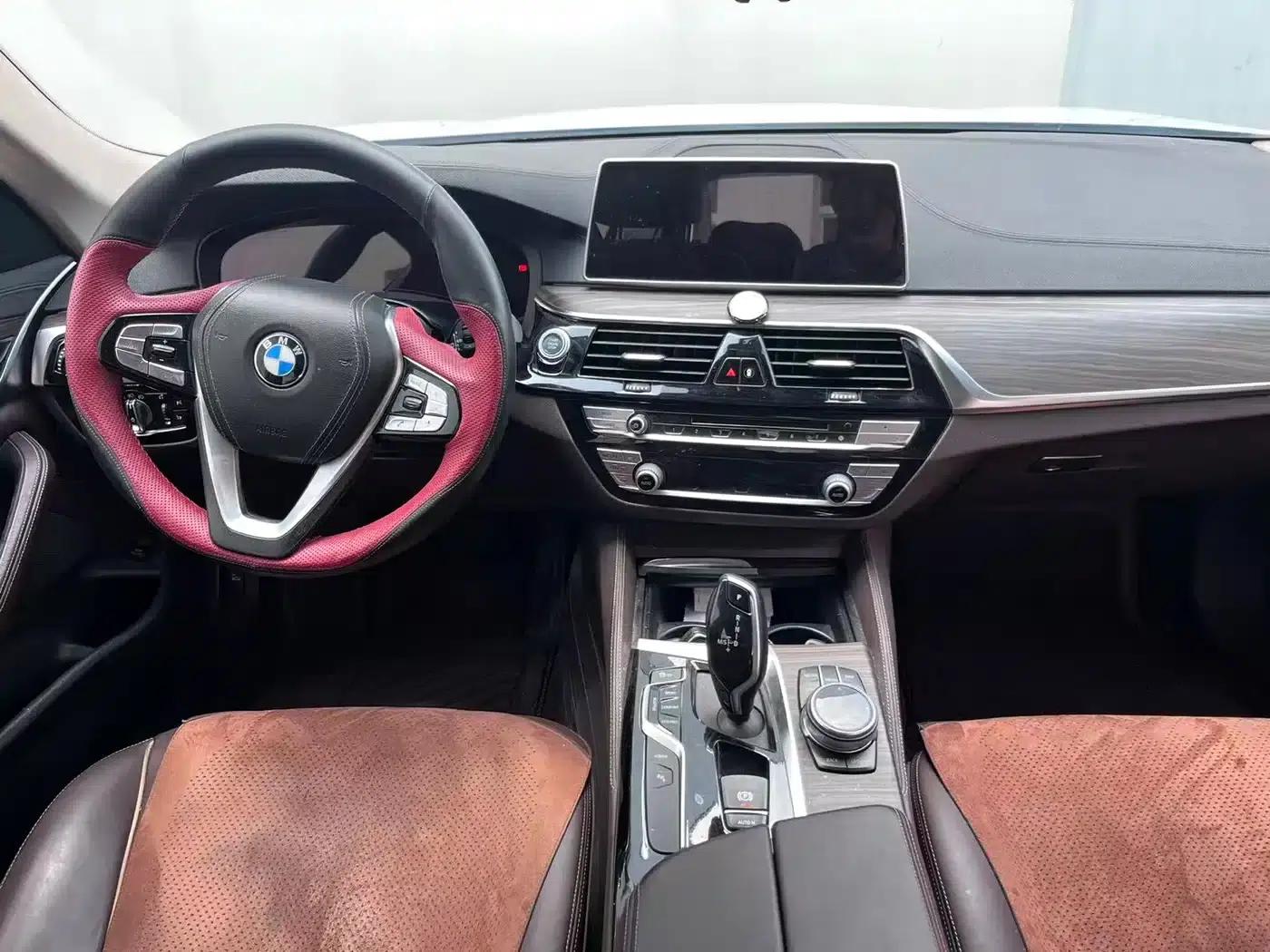 BMW 5 Series PHEV 2019 530Le Luxury Package — миниатюра 10