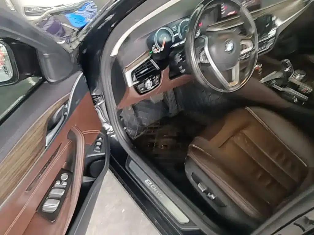 BMW 5 Series PHEV 2019 Facelift 530Le Luxury Package — миниатюра 16