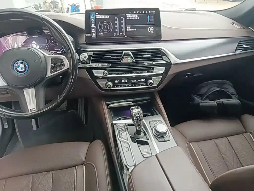 BMW 5 Series PHEV 2022 Facelift 535Le Pioneer Edition M Sport Package — миниатюра 13