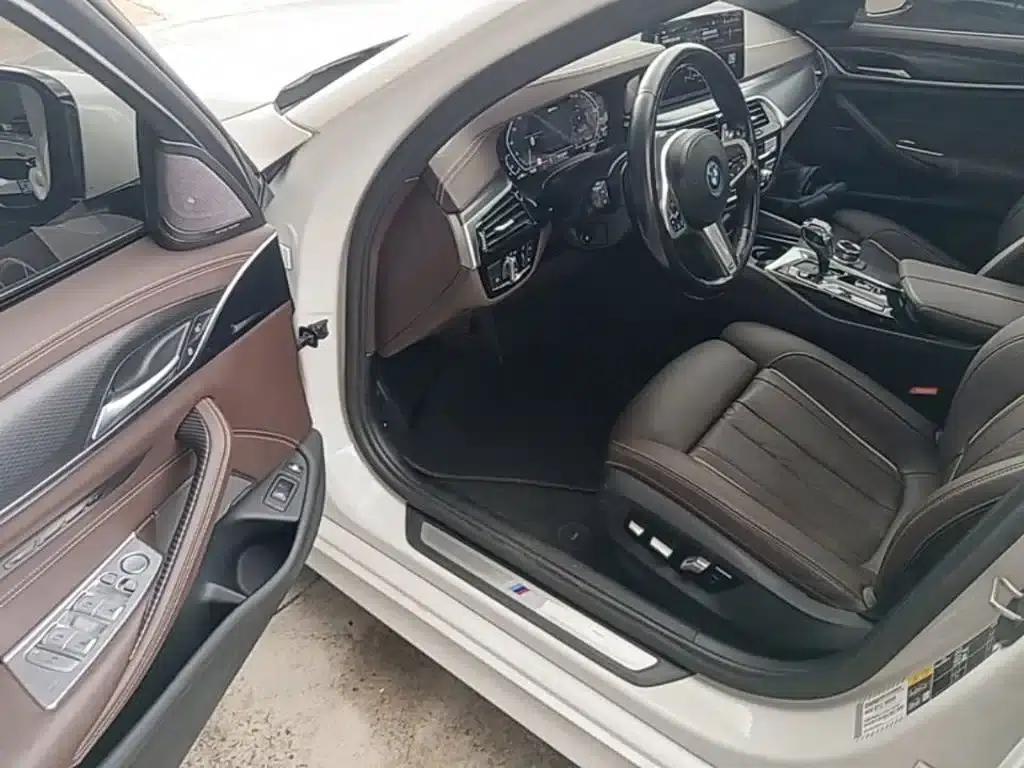 BMW 5 Series PHEV 2022 Facelift 535Le Pioneer Edition M Sport Package — миниатюра 16