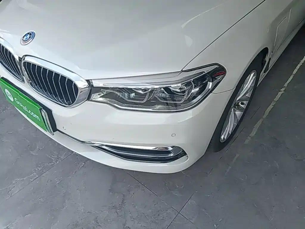 BMW 5 Series PHEV 2019 530Le Luxury Package — миниатюра 18