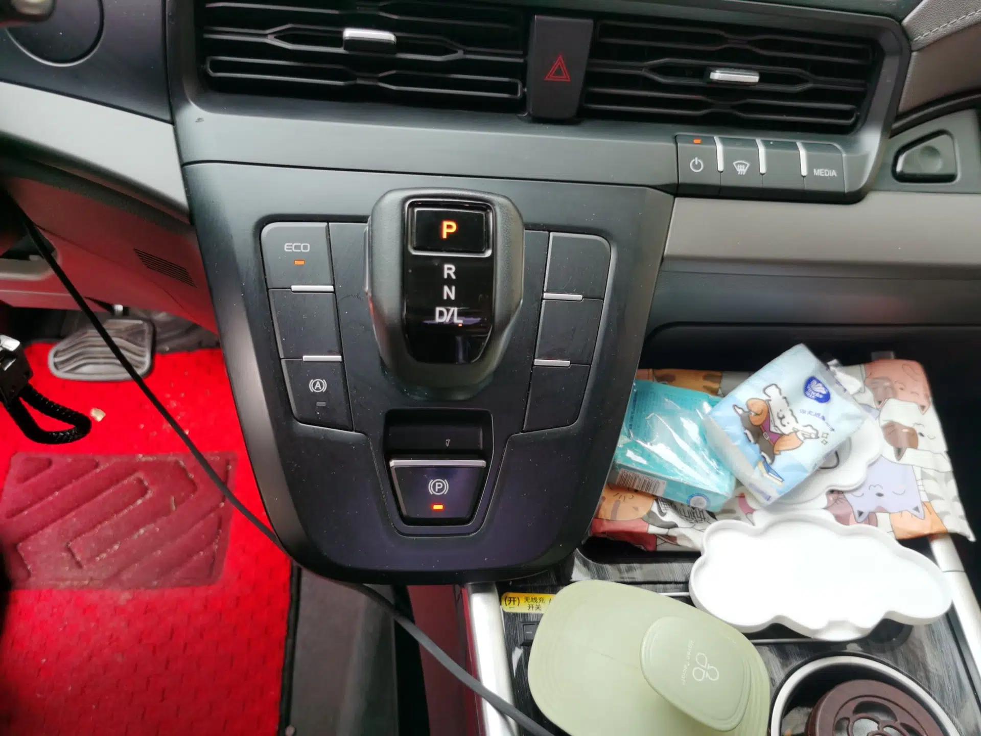 Ford Transit 2023 2.0T Diesel Automatic Multi-Purpose Commercial Vehicle Mid-Frame Mid-Roof 5/6 Seats — миниатюра 14