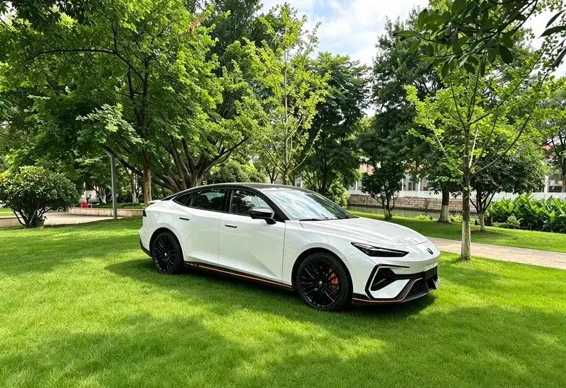 Changan UNI-V 2025 Model, Third Generation, 2.0T Sport Edition — миниатюра 3