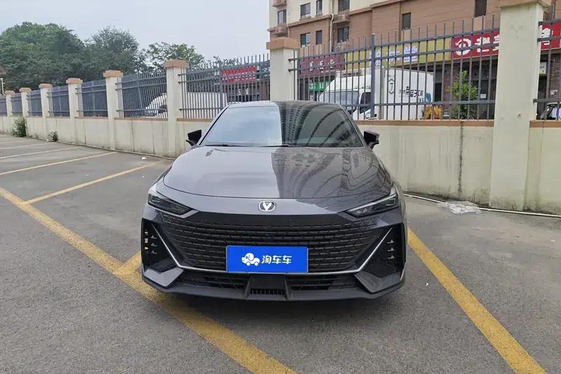 Changan UNI-V 2024 1.5T High-Performance Edition — миниатюра 2