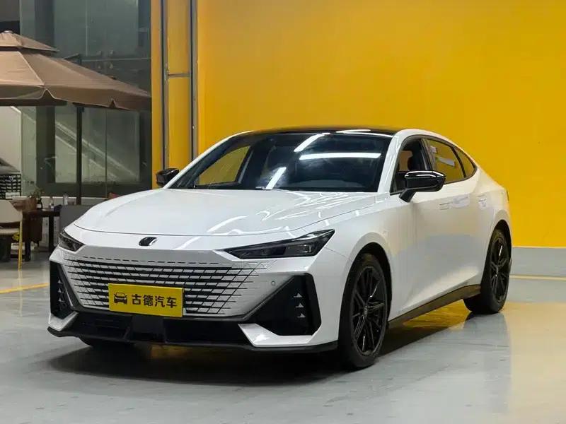 Changan UNI-V 2023 1.5T Premium Edition — миниатюра 1