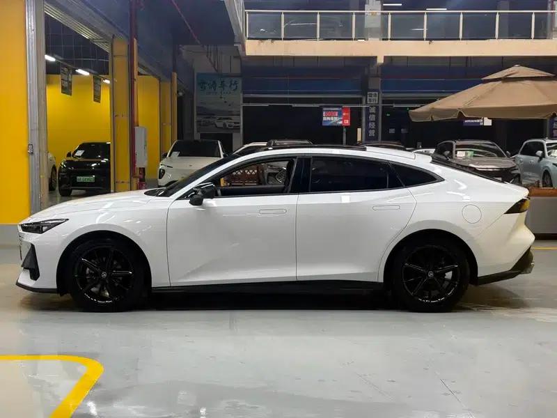Changan UNI-V 2023 1.5T Premium Edition — миниатюра 4